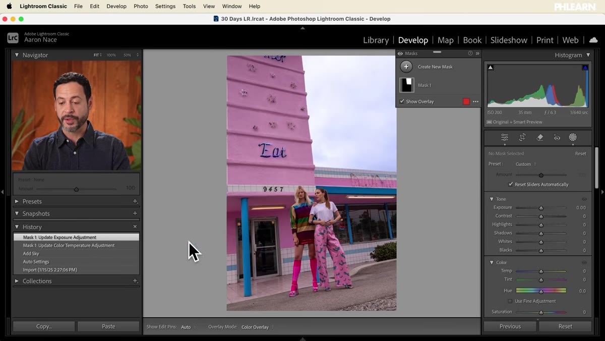 Crop tool selected with aspect ratio locked to Original