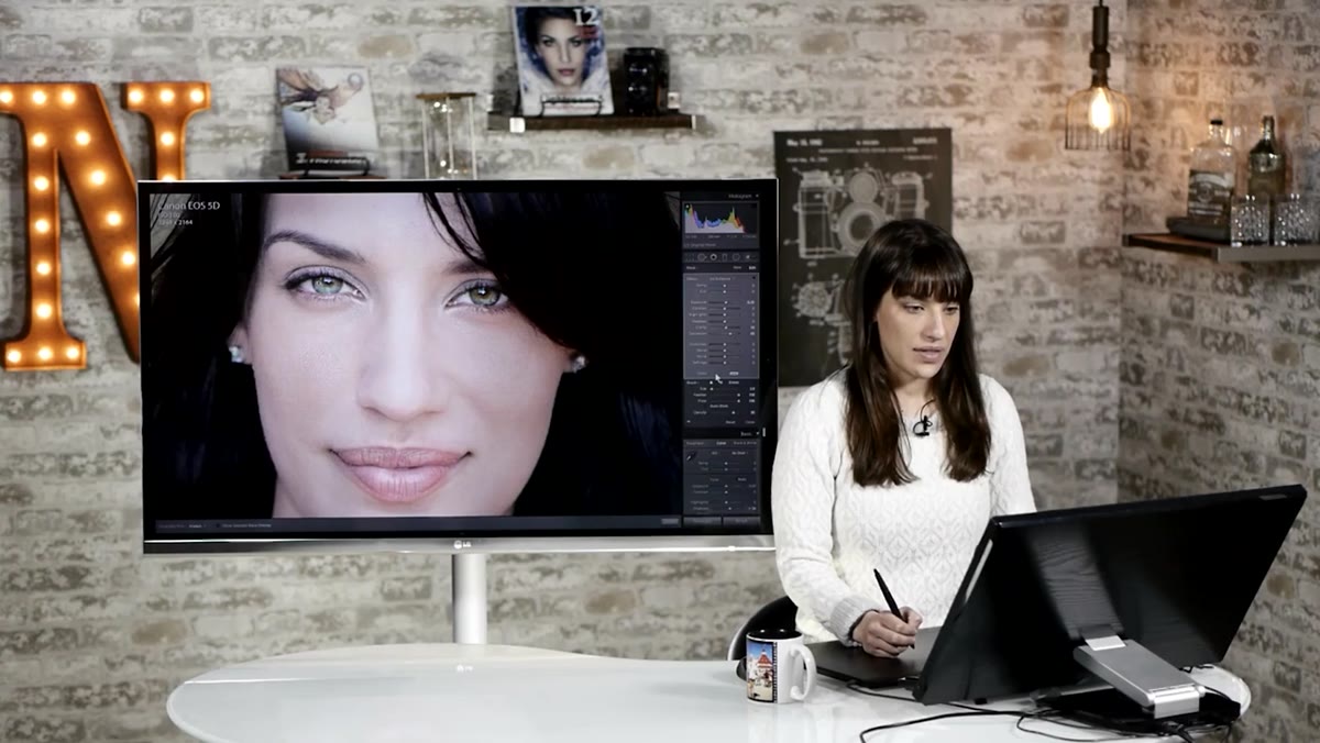 Iris Enhance applied at low intensity, sliders visible in panel