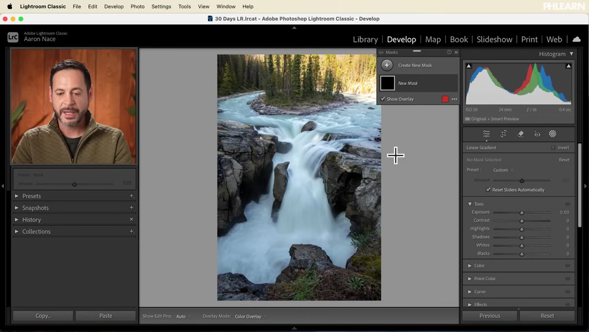 Masking panel open with linear gradient being drawn across upper frame
