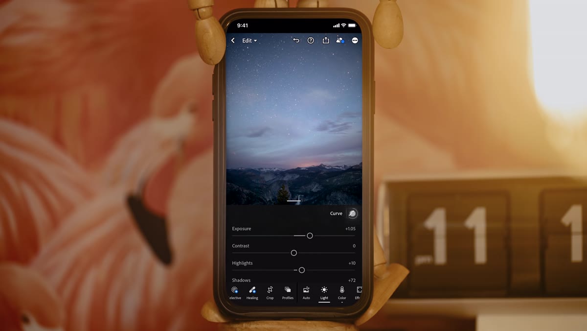 Tone curve panel open in Lightroom Mobile