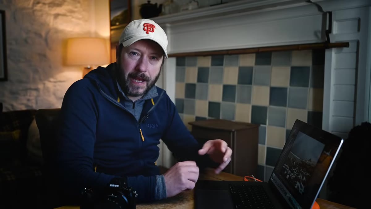 Lightroom merging multiple overlapping images into panorama