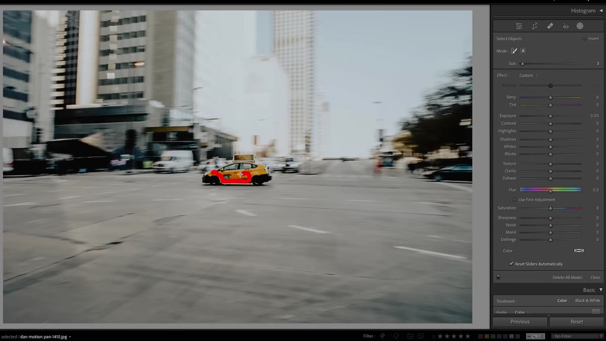 Object selection active after rough brush stroke over a car