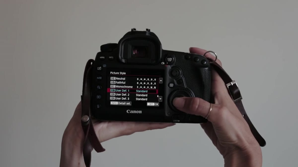 Canon 5D Mark IV set to custom flat picture profile