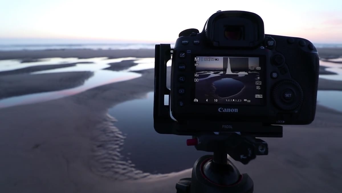 Hard-edge graduated ND filter positioned over the sky